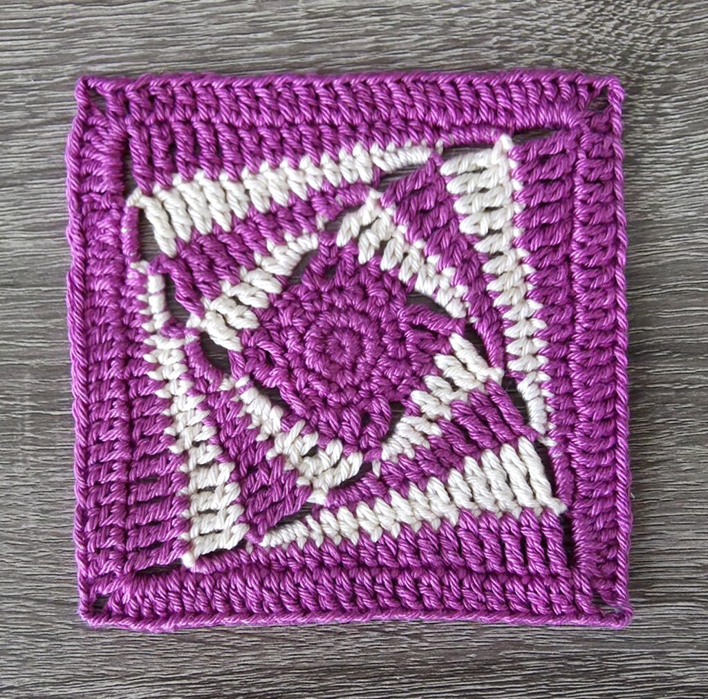 Pinwheel Square - HandmadebyRaine