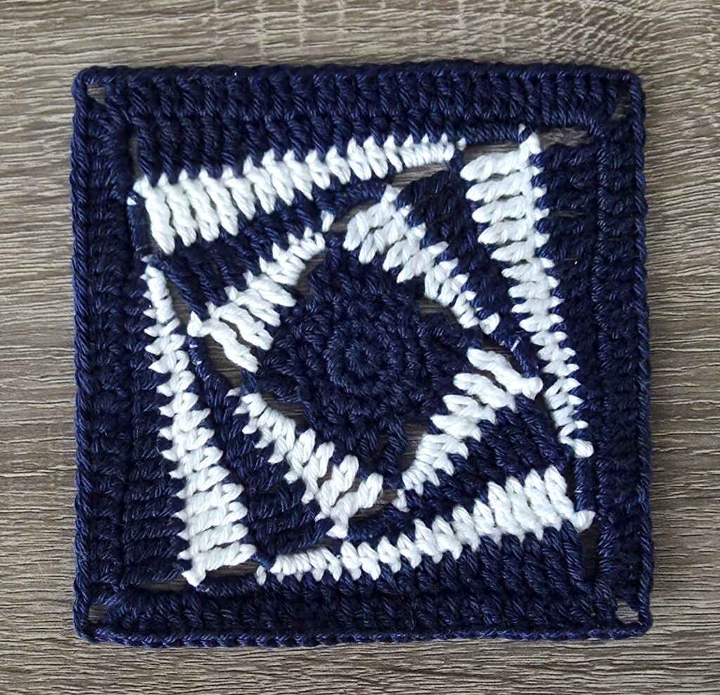 Pinwheel Square - HandmadebyRaine